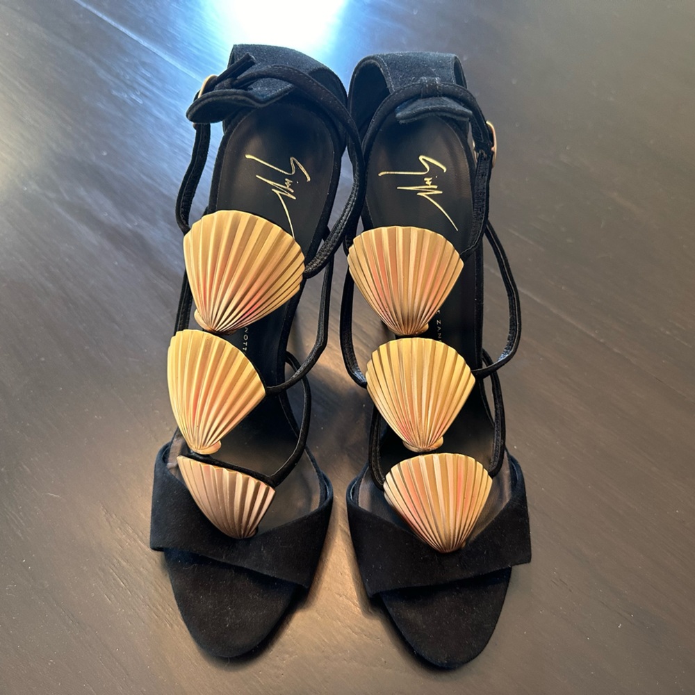 Brand New! Giuseppe Size 42 Women Heels